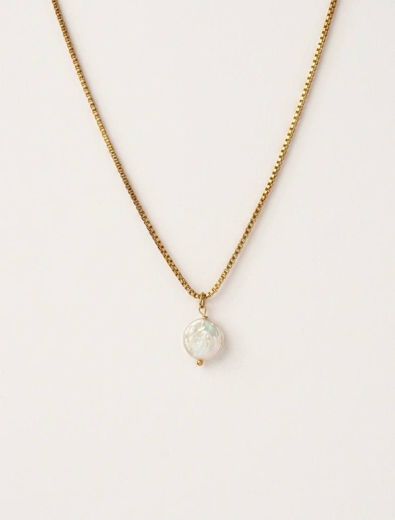 Coin pearl pendant