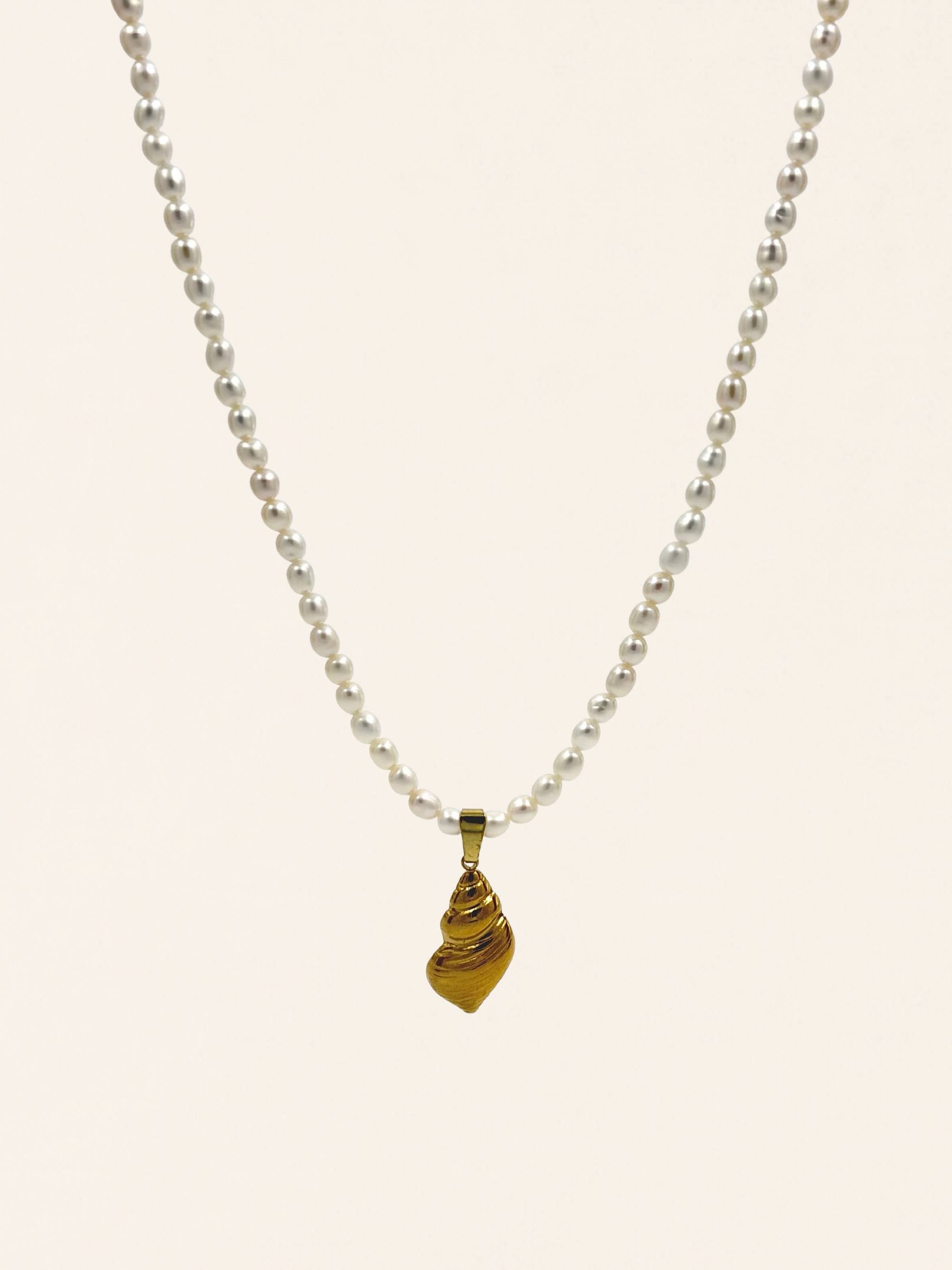 Conch shell pearl necklace