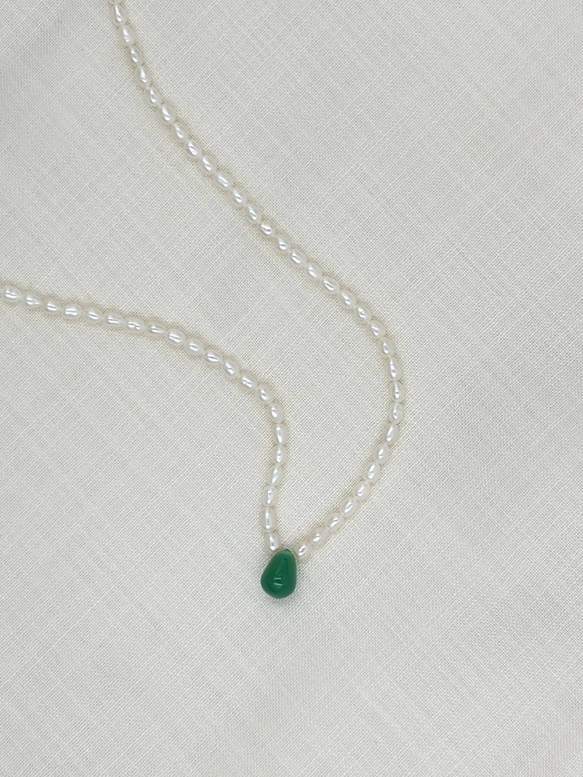 Green onyx teardrop pearl necklace - image 5