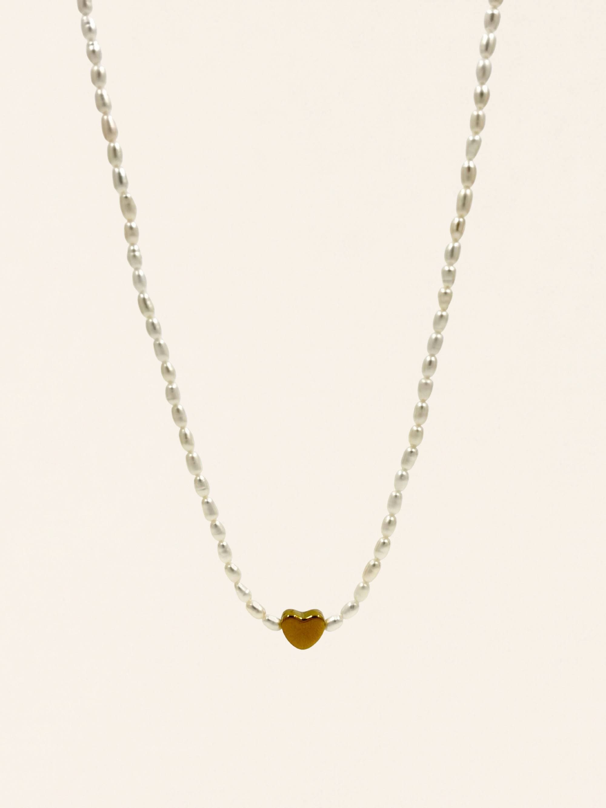 Heart pearl necklace