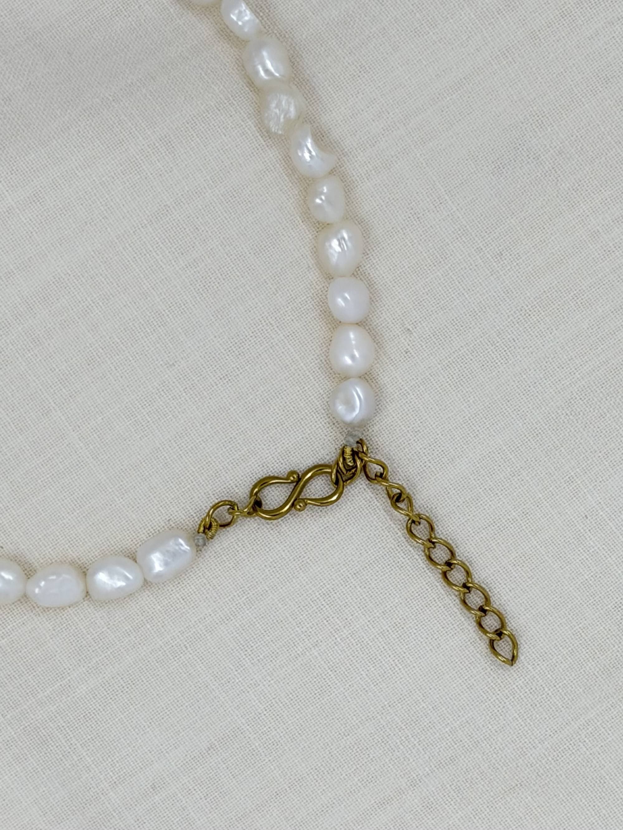 The classic white pearl necklace - image 6